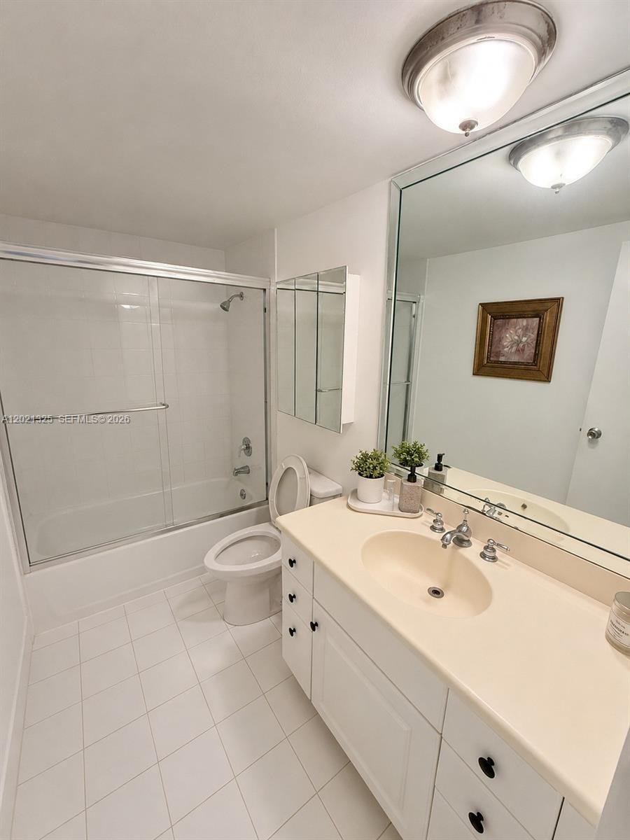 Condo in Miami Beach, Florida, United States 5 - 17967005