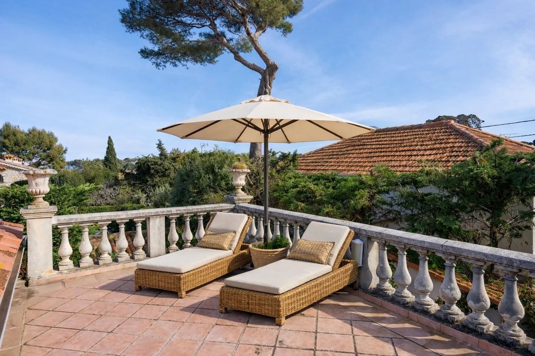 House in Antibes, Provence-Alpes-Côte d'Azur, France 1 - 16689739