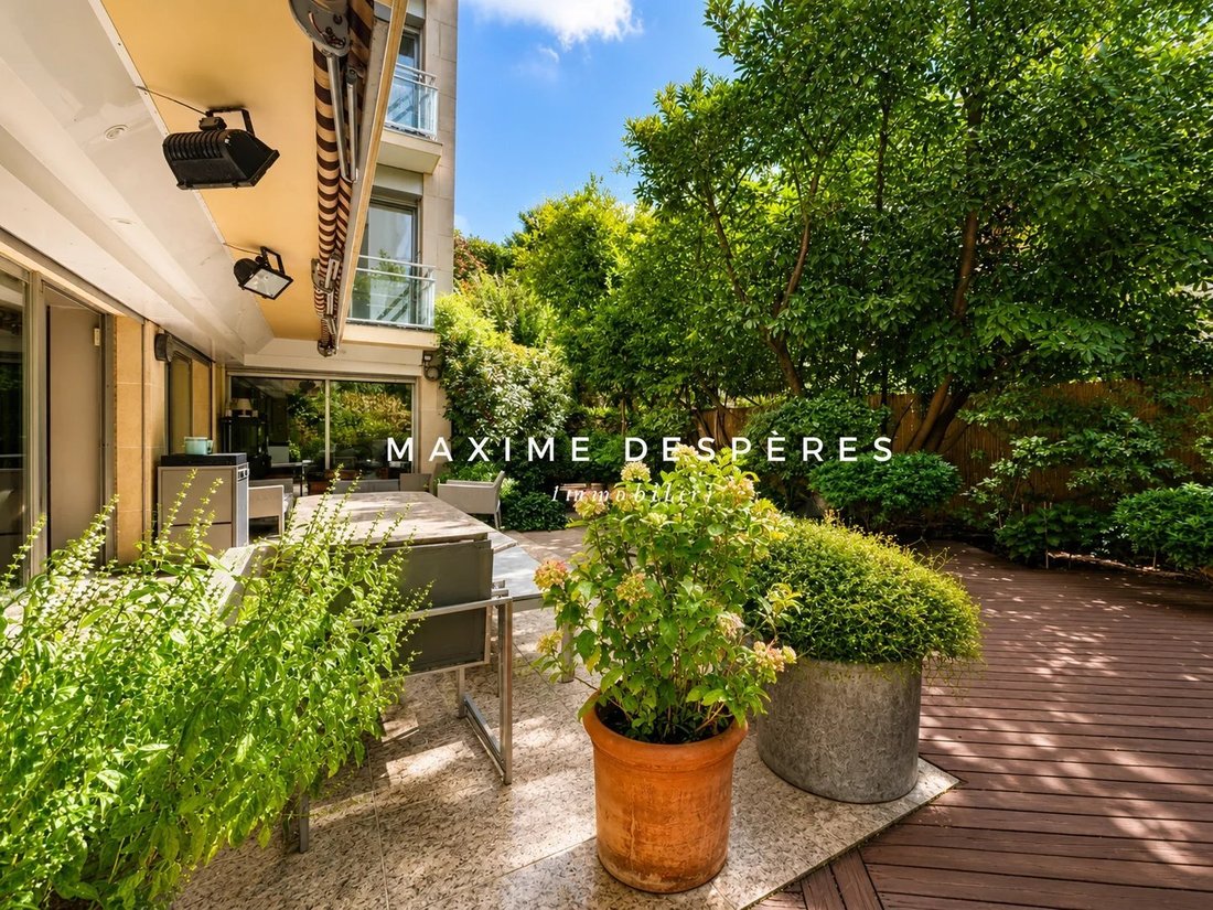 Apartment in Saint James-Général Koenig, Neuilly-sur-Seine, France 1 - 16136240