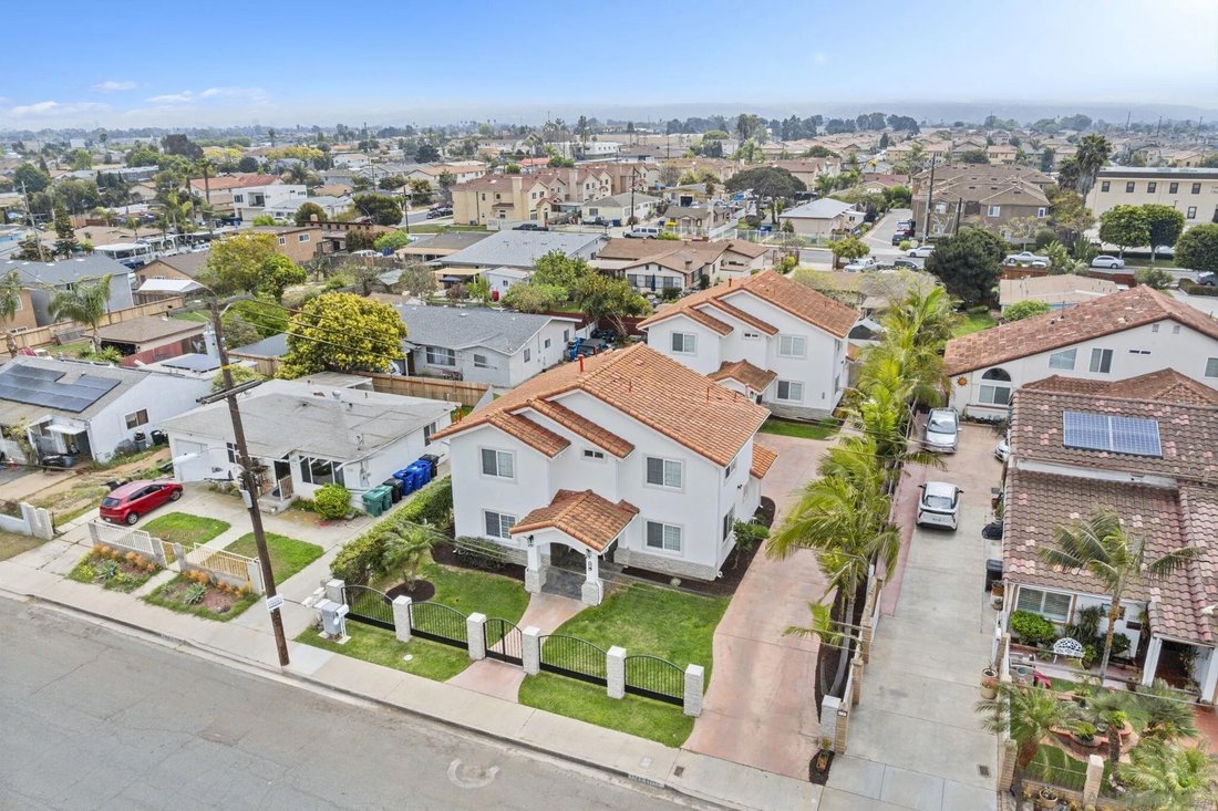 San Diego, California, United States 1 - 17972402