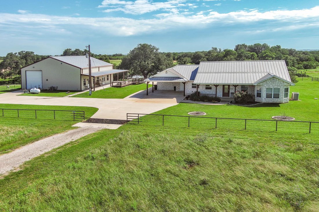 House in Bastrop, Texas, United States 2 - 16590217