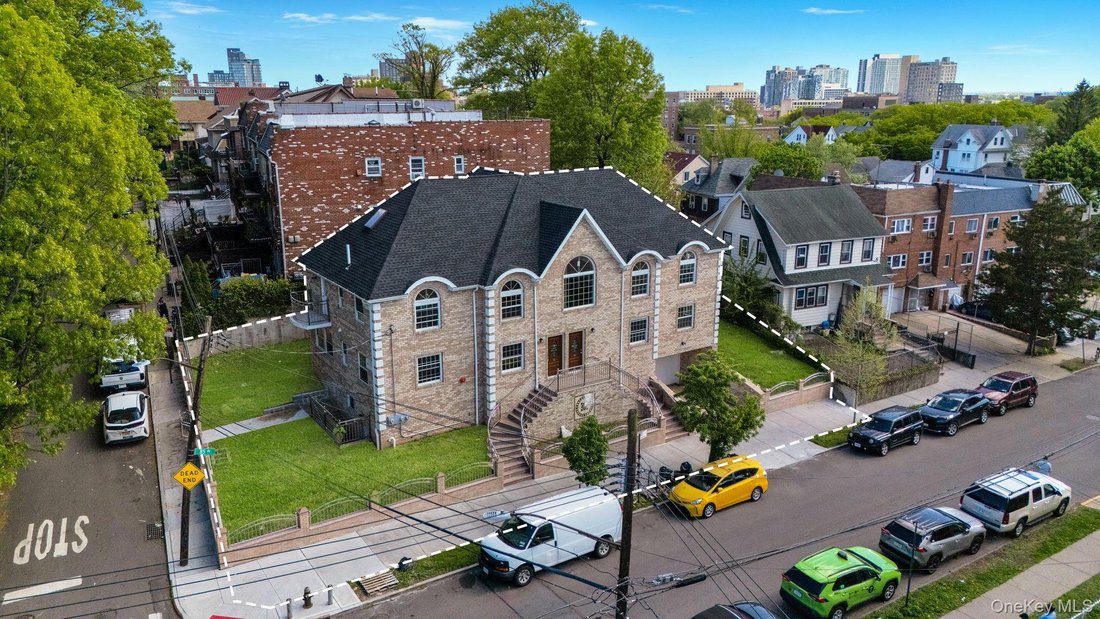 House in New York, New York, United States 5 - 17968982