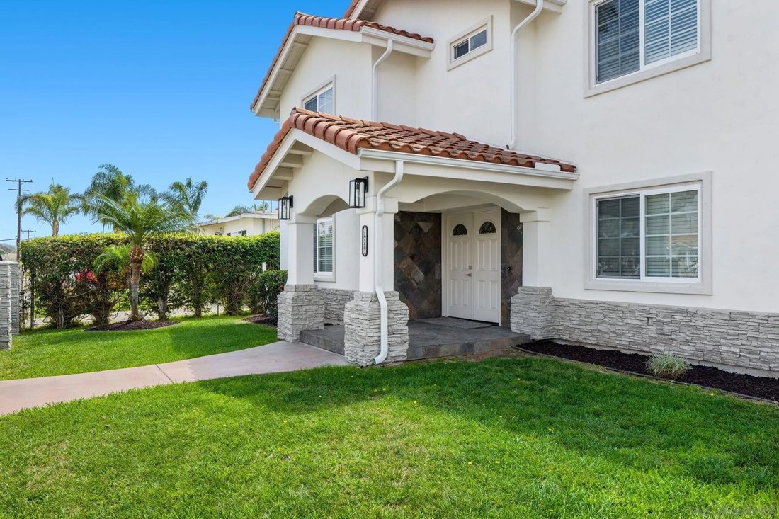 San Diego, California, United States 2 - 17972402