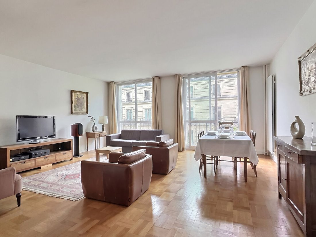 Apartment in Odéon, Paris 6e Arrondissement, Paris 1 - 17405823