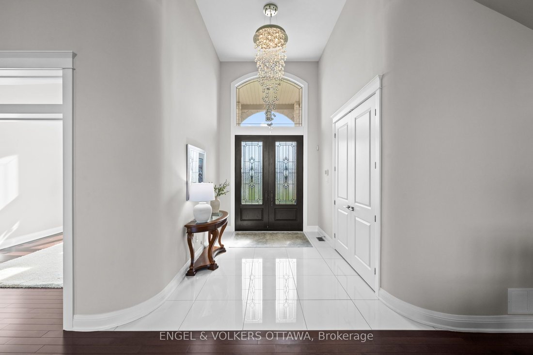 House in Ottawa, Ontario, Canada 4 - 17970085