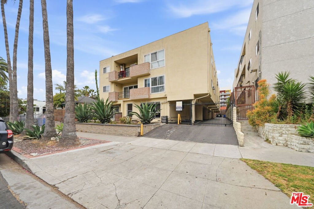 Los Angeles, California, United States 2 - 17953757