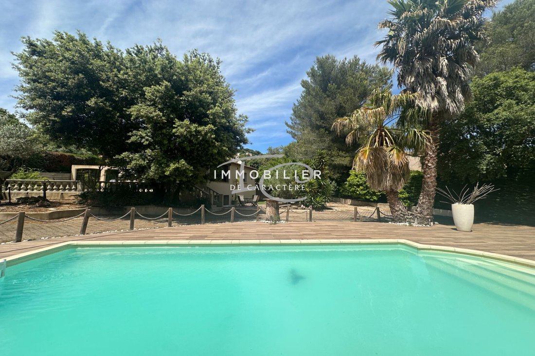 Villa in La Croix-Valmer, Provence-Alpes-Côte d'Azur, France 2 - 16970698