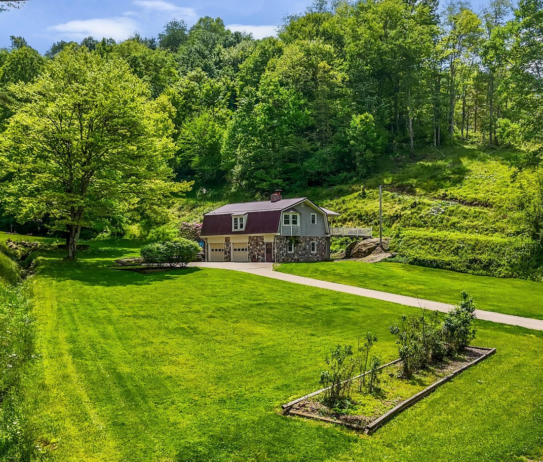 House in New Concord, Ohio, United States 1 - 17972387