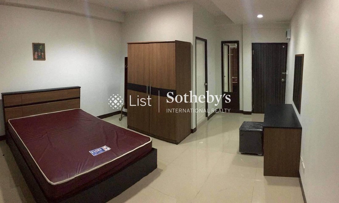 House in Hiranruchi, Krung Thep Maha Nakhon, Thailand 4 - 17971388