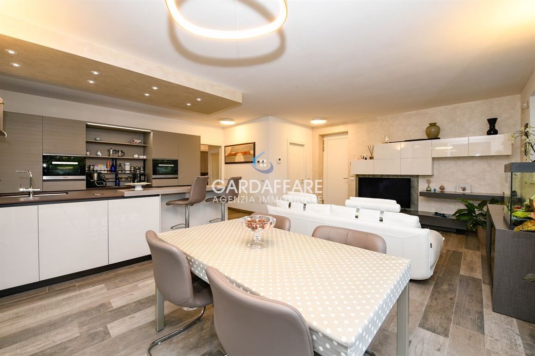 Villa in Rivoltella, Desenzano del Garda, Lombardy 3 - 17968435