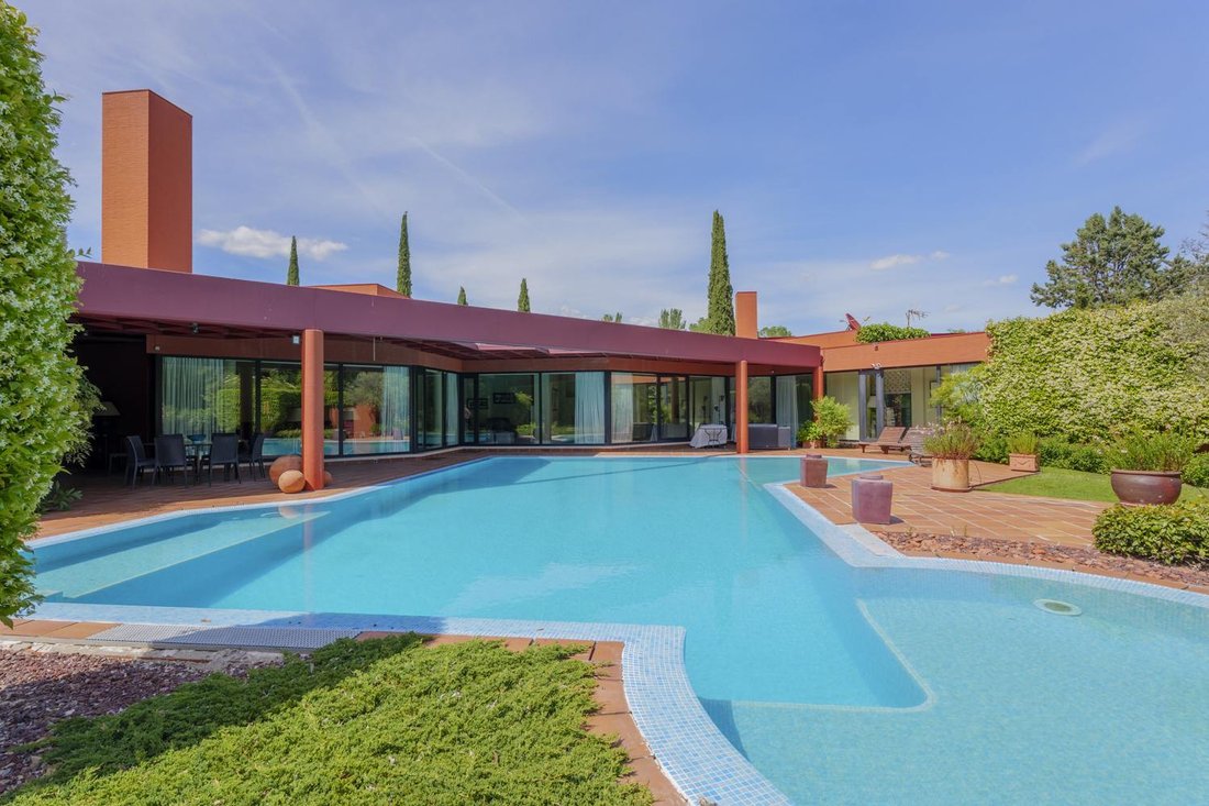 Villa in Somosaguas, Pozuelo de Alarcon, Comunidad de Madrid 2 - 17966646