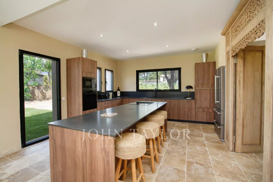 Villa in Grimaud, Provence-Alpes-Côte d'Azur, France 4 - 17965831
