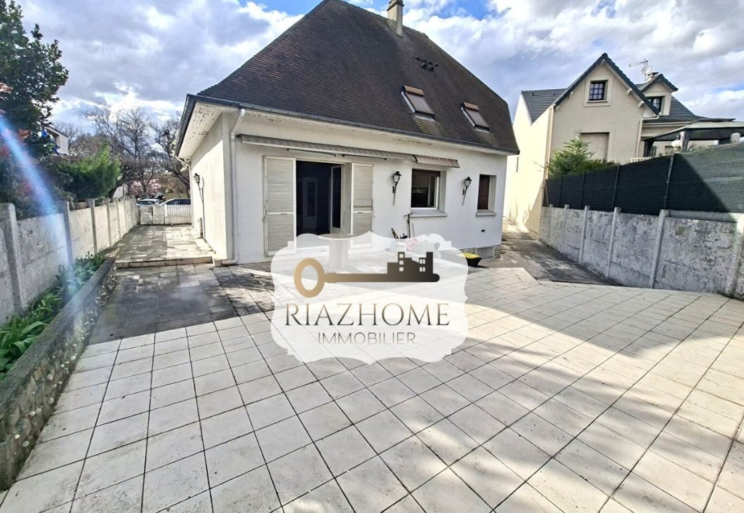 House in Le Blanc-Mesnil, Ile-de-France, France 1 - 17783706