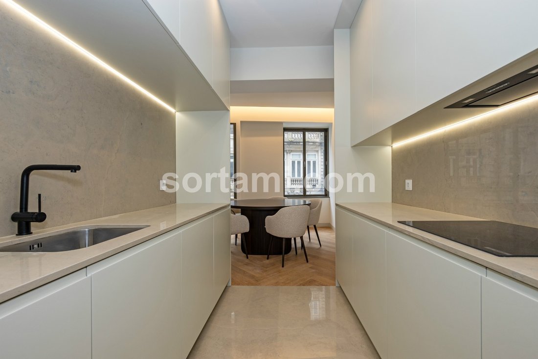 Apartment in Cedofeita, Santo Ildefonso, Se, Miragaia, Sao Nicolau e Vitoria, Porto District, Portugal 2 - 15933234