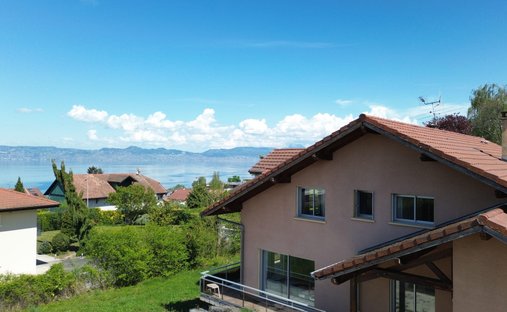 Casa a Neuvecelle, Auvergne-Rodano-Alpi, Francia 1