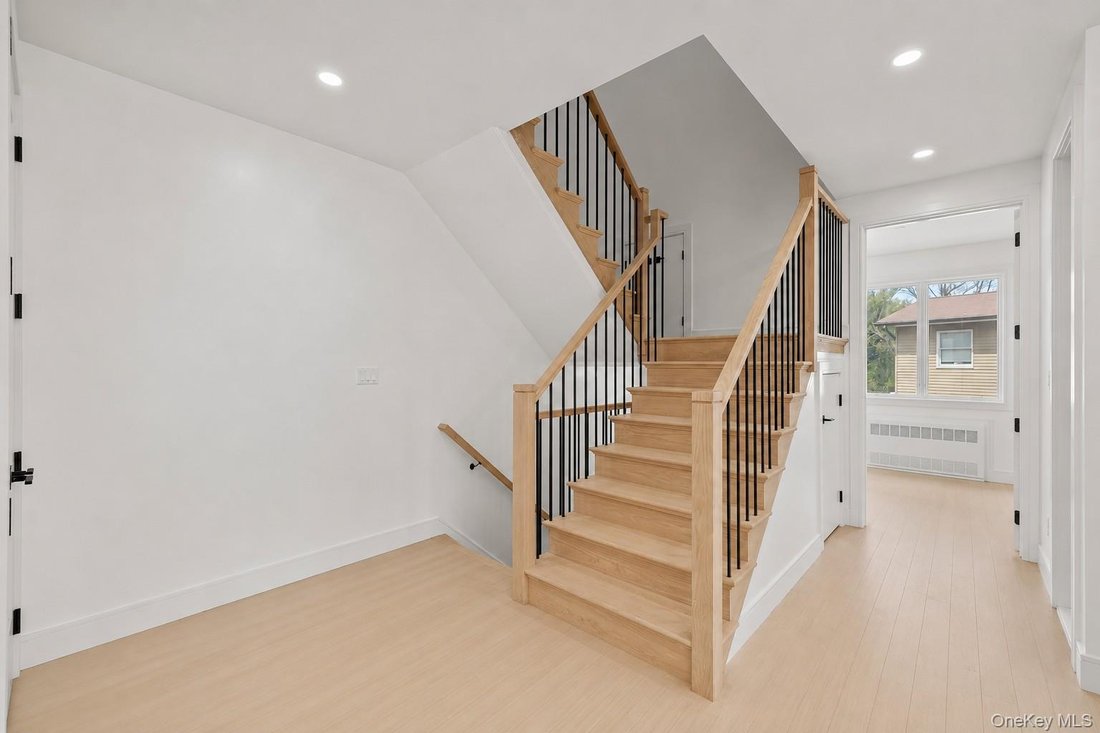 Condo in Airmont, New York, United States 3 - 17967716