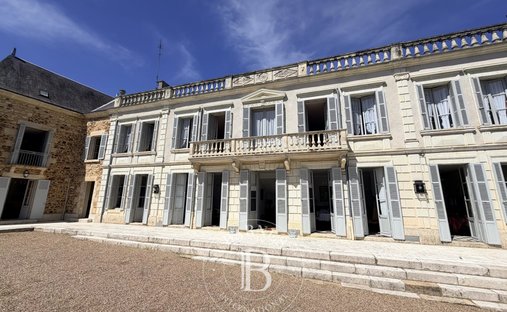 House in Gracay, Centre-Val de Loire, France 1