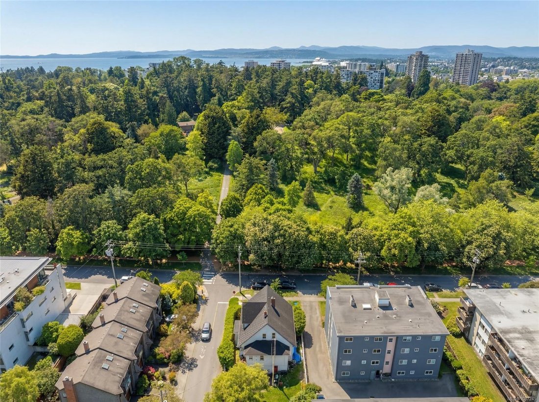 Land in Victoria, British Columbia, Canada 3 - 17970007