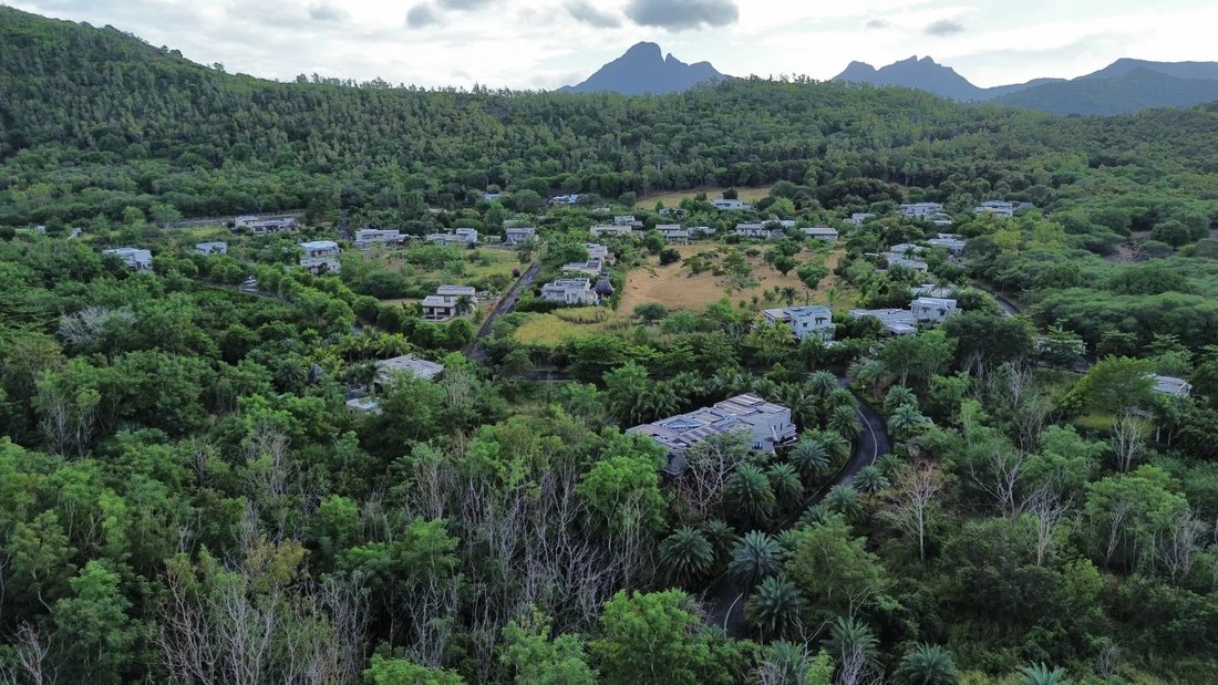 Land in La Preneuse, Rivière Noire District, Mauritius 5 - 17965988