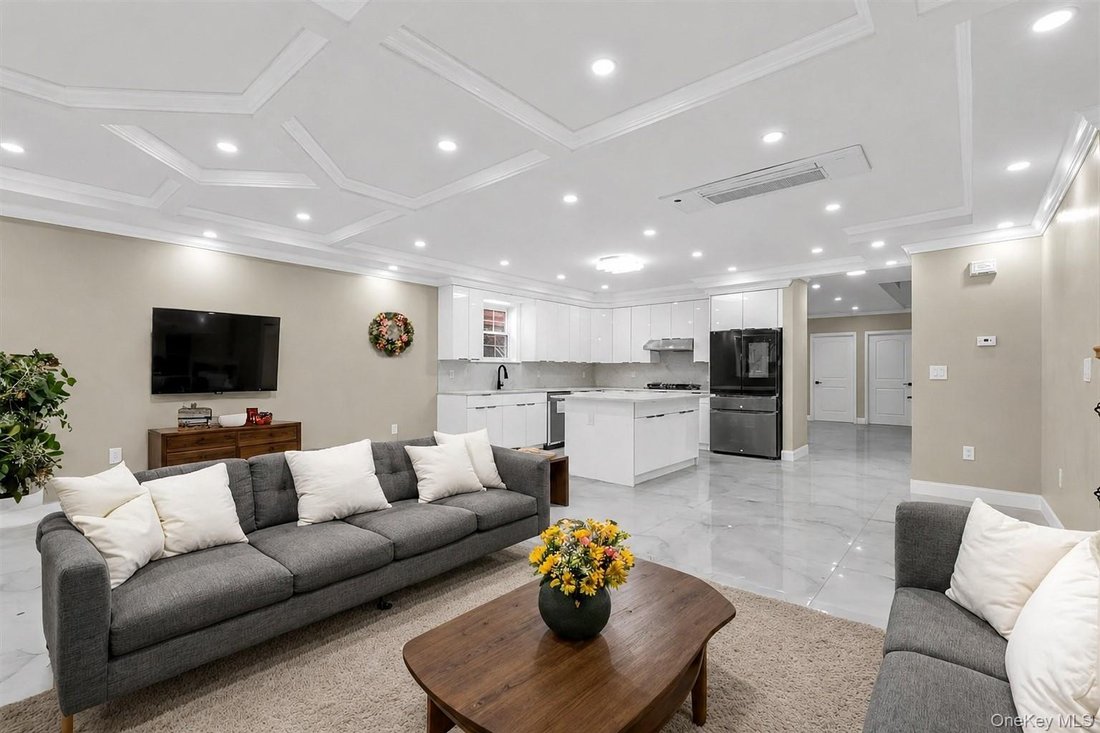 House in New York, New York, United States 2 - 17968984
