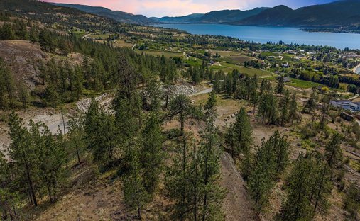 Land in Naramata, British Columbia, Canada 1