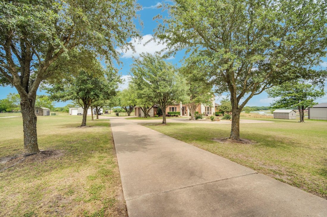 House in Ennis, Texas, United States 3 - 17969795