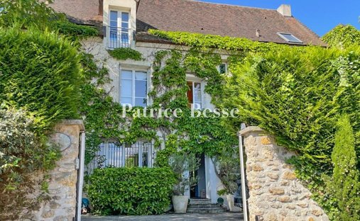 House in Nord, Chambourcy, France 1
