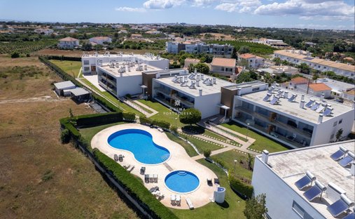 Villa in Olhos de Agua, Algarve, Portugal 1