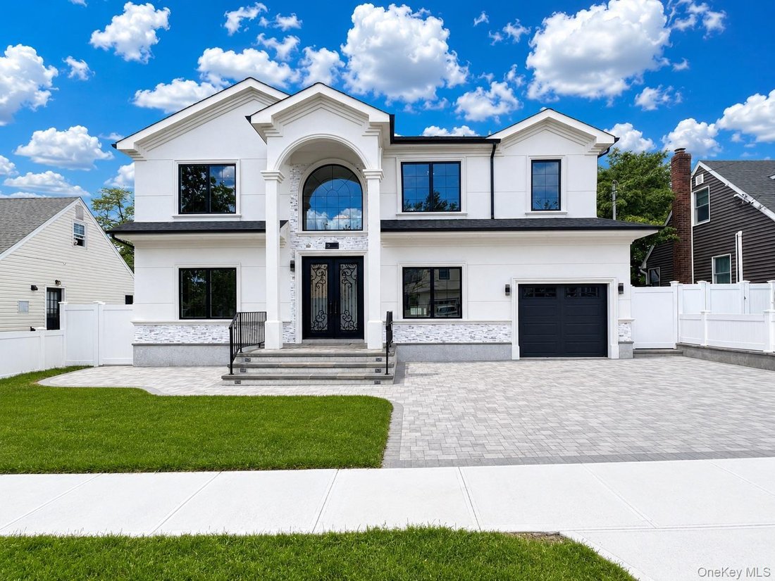 House in Hicksville, New York, United States 3 - 17972285