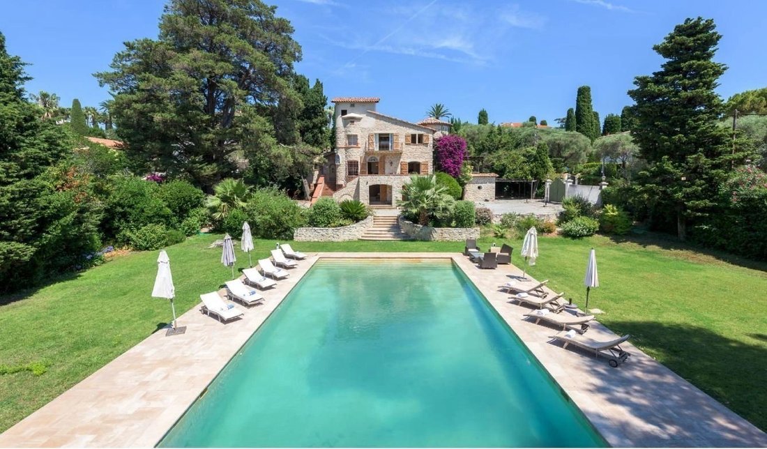 House in Antibes, Provence-Alpes-Côte d'Azur, France 1 - 17971827