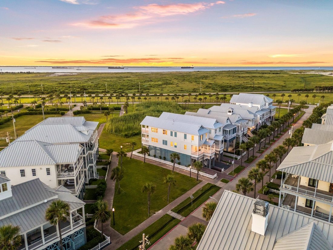 House in Galveston, Texas, United States 3 - 17966781