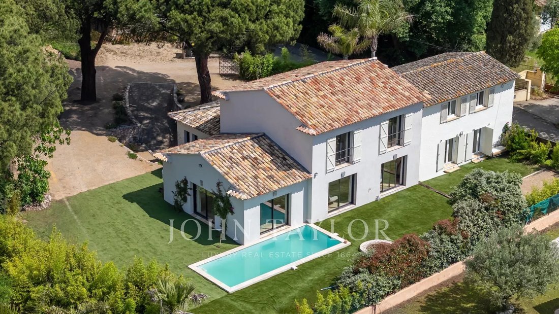 Villa in Grimaud, Provence-Alpes-Côte d'Azur, France 1 - 17965831