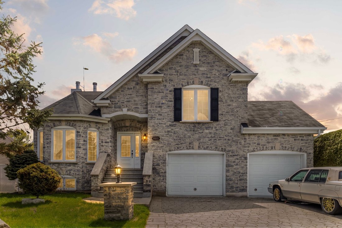 House in L'Assomption, Quebec, Canada 1 - 17970105