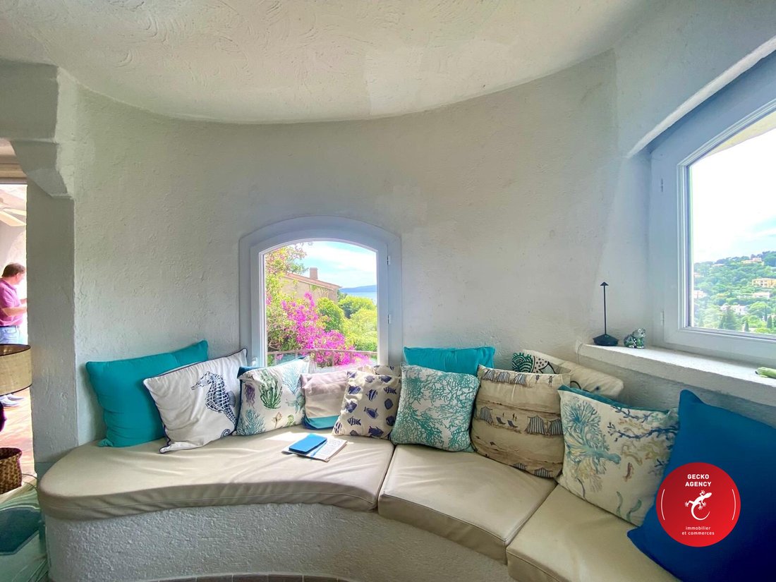 Villa in Les Issambres, Roquebrune-sur-Argens, France 2 - 17971570
