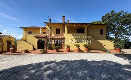 Country House in Palaia, Tuscany, Italy 1