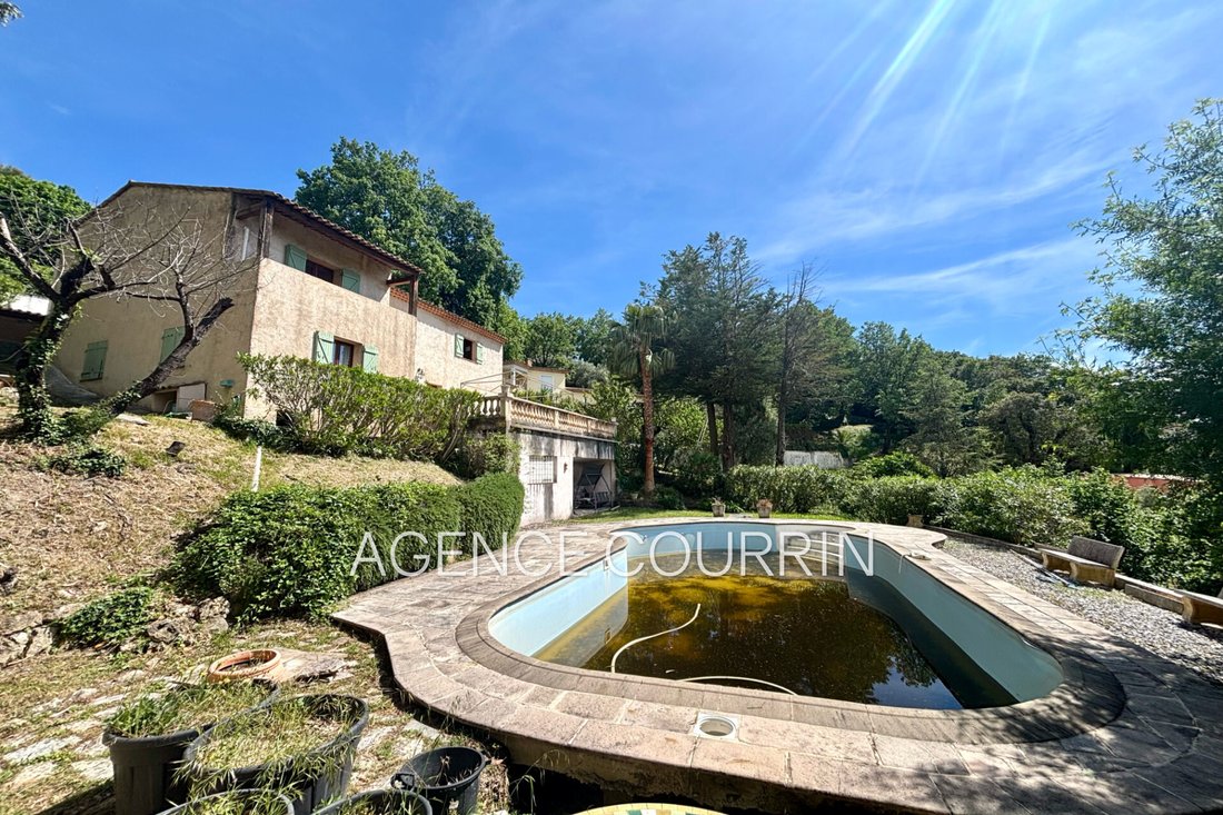 Villa in Grasse, Provence-Alpes-Côte d'Azur, France 1 - 17966910
