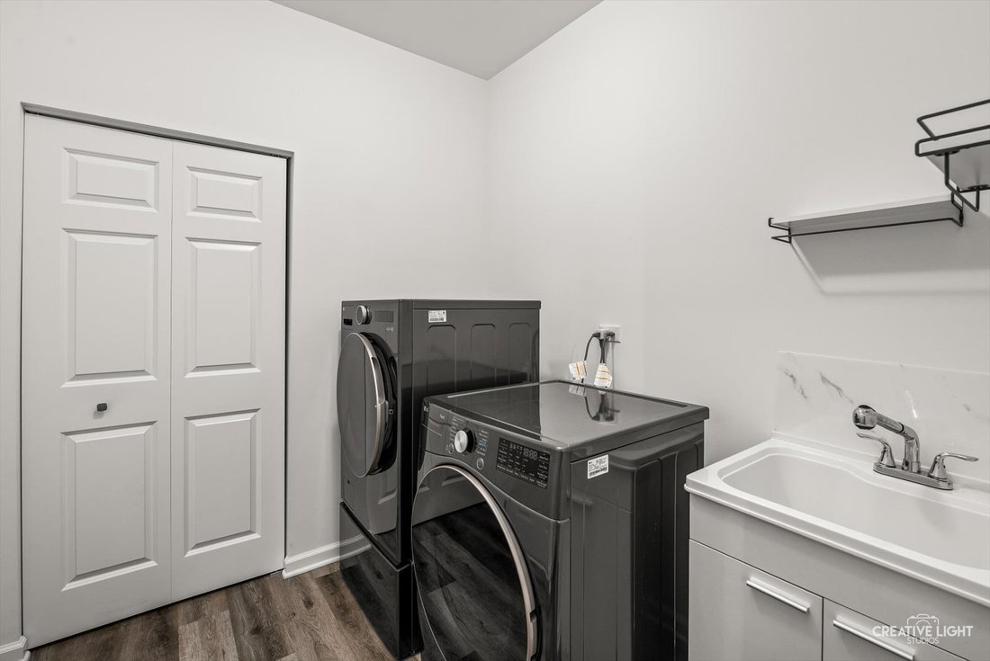 House in Joliet, Illinois, United States 5 - 17969380
