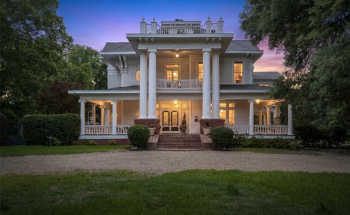 House in Ennis, Texas, United States 1