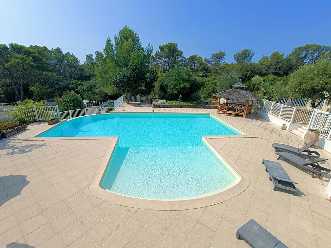 Villa in Les Rayols-Saint Lazare-Les Bousquets, Cuers, France 2 - 17967624