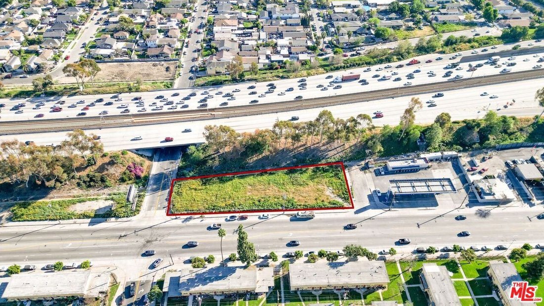 Land in Los Angeles, California, United States 2 - 17970527