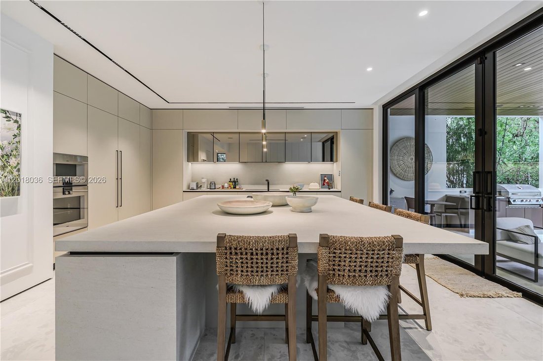 House in Miami, Florida, United States 5 - 17904357