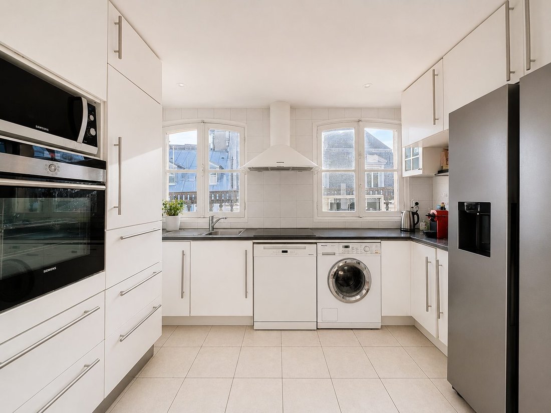 Apartment in Montorgueil-Saint Denis, Paris 2e Arrondissement, Paris 3 - 17971607
