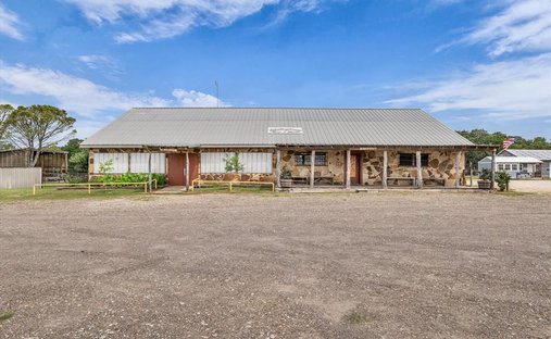 House in Hallsburg, Texas, United States 1