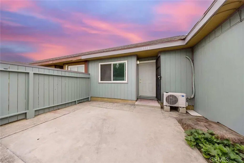 Temple City, California, United States 1 - 17966475