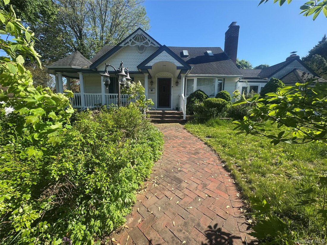 House in Syosset, New York, United States 2 - 17968989