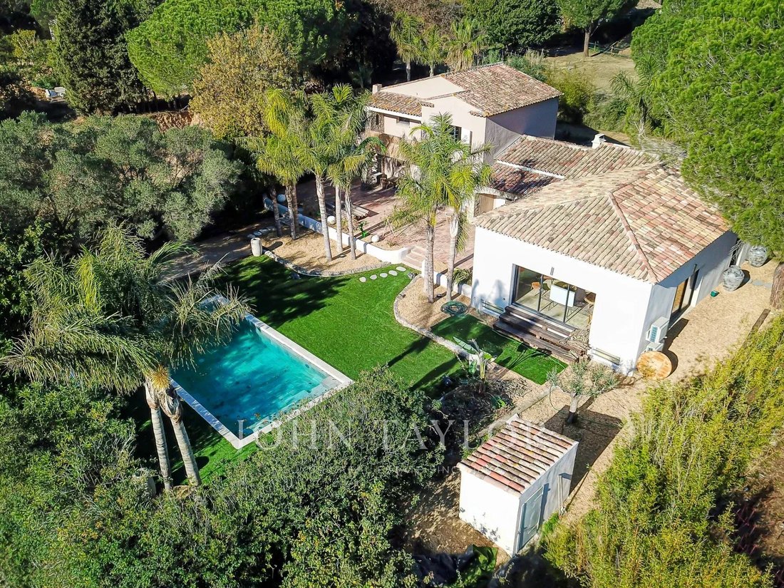 Estate in Grimaud, Provence-Alpes-Côte d'Azur, France 1 - 17965834