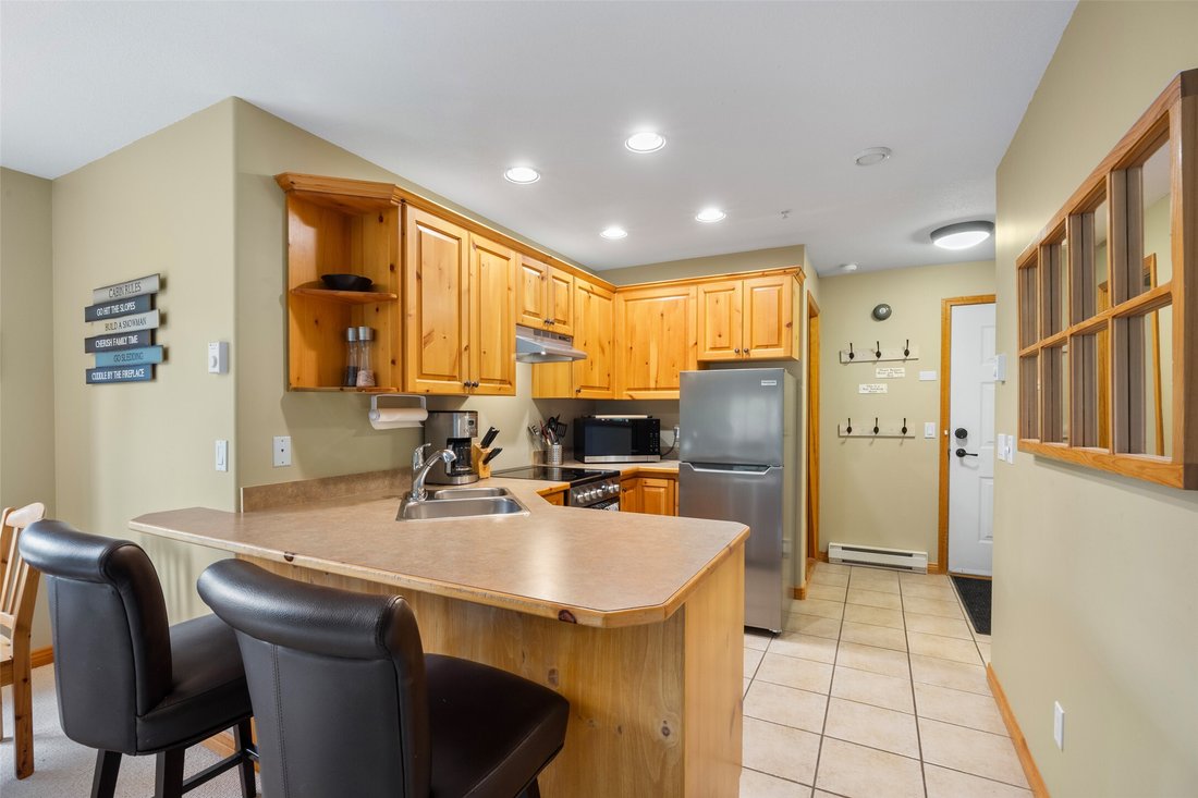 Apartment in Sun Peaks, British Columbia, Canada 5 - 17970058