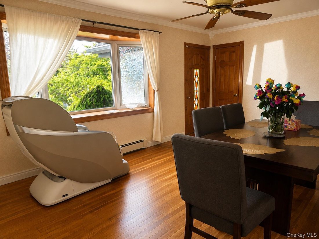 House in Syosset, New York, United States 3 - 17968989