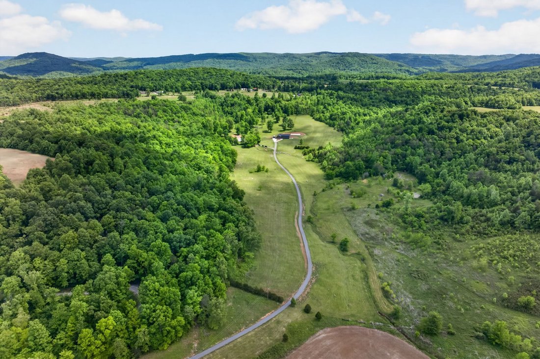 House in Monterey, Tennessee, United States 1 - 17966123