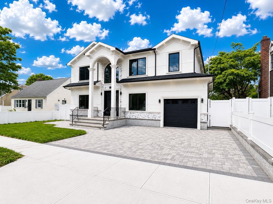 House in Hicksville, New York, United States 2 - 17972285